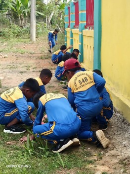 Kegiatan Jumat Bersih
