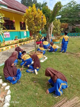 Kegiatan Jumat Bersih